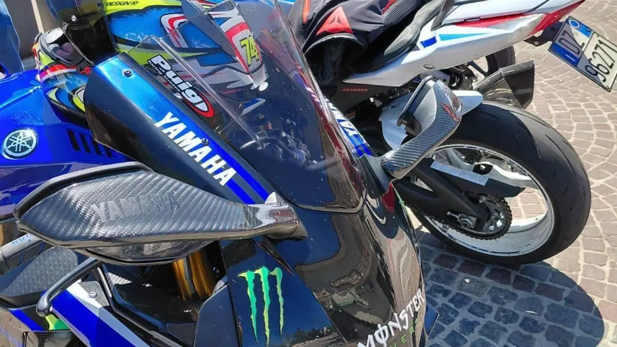Yamaha YZF R1 (2017 - 19)  (3)