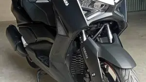 Yamaha X-Max 300 Tech Max (2025 - 26)  (2)