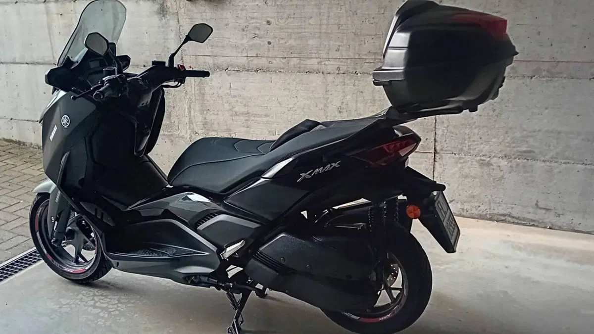 Yamaha X-Max 300 Tech Max (2025 - 26)  (4)