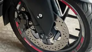 Yamaha X-Max 300 Tech Max (2025 - 26)  (6)