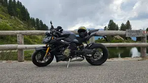 Ducati Streetfighter V4 S (2023 - 24)  (2)