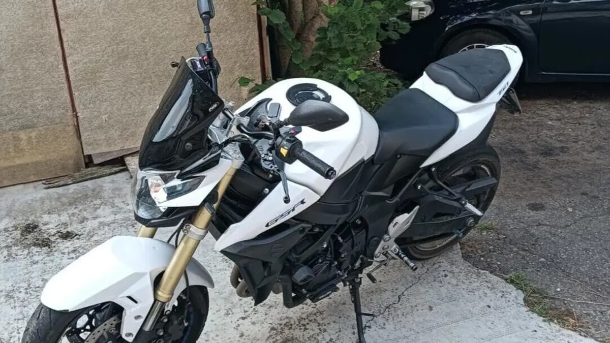 Suzuki GSR 750 ABS (2010 - 17)  (3)