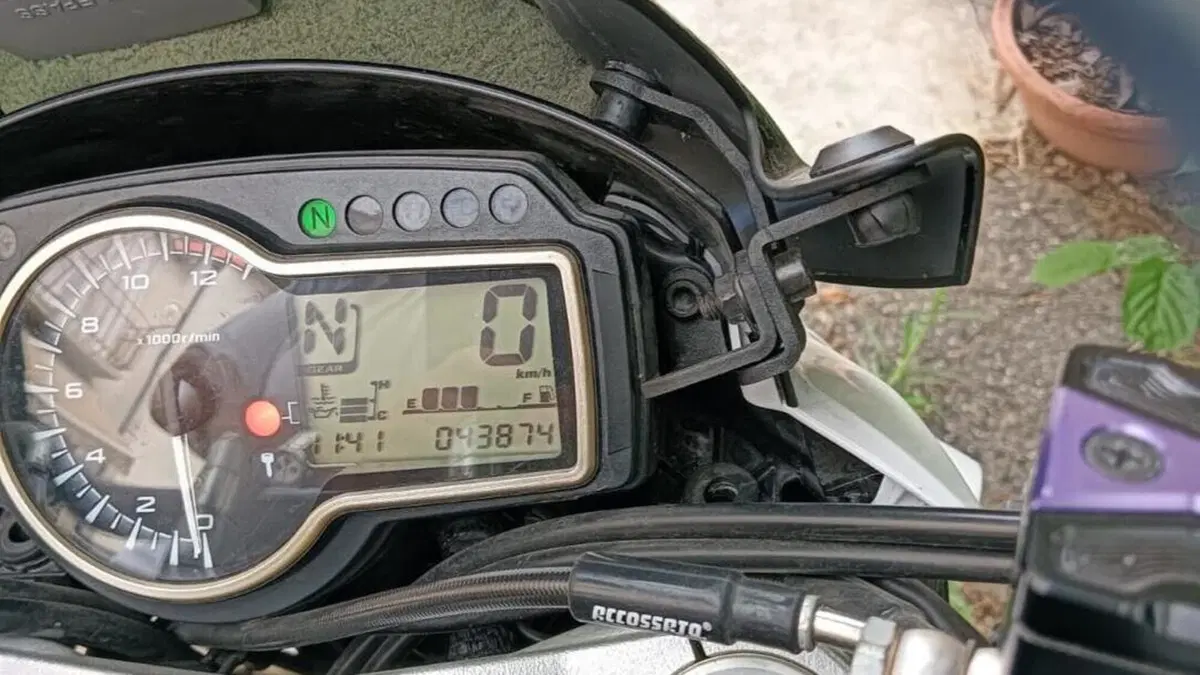 Suzuki GSR 750 ABS (2010 - 17)  (4)