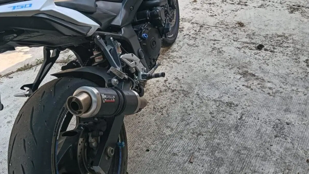 Suzuki GSR 750 ABS (2010 - 17)  (5)
