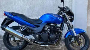 Kawasaki ZR-7 (2001 - 04) 