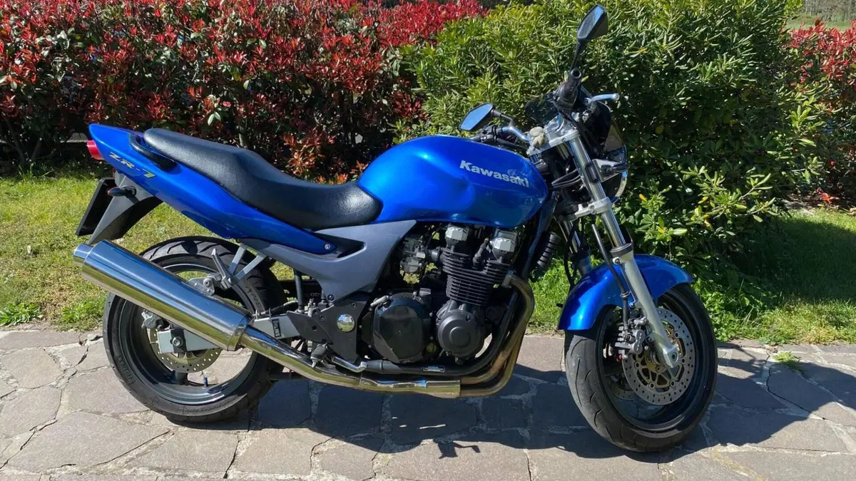 Kawasaki ZR-7 (2001 - 04)  (2)