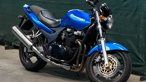 Kawasaki ZR-7 (2001 - 04)  (3)