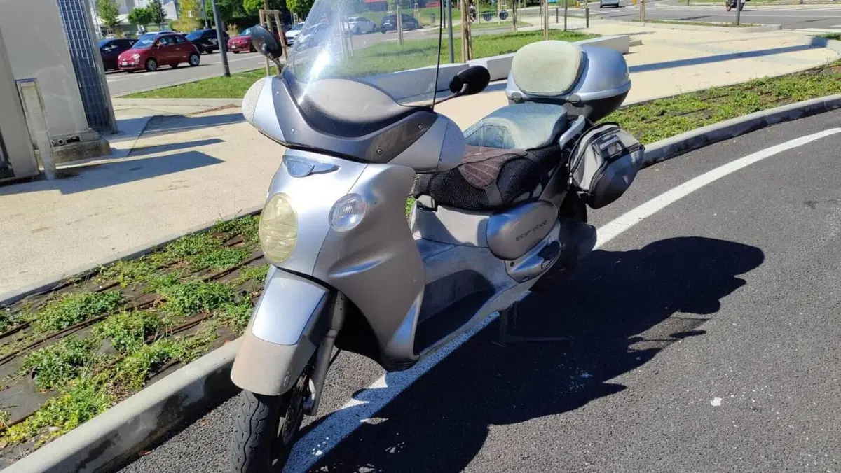 Aprilia Scarabeo 500 (2002 - 06)  (2)