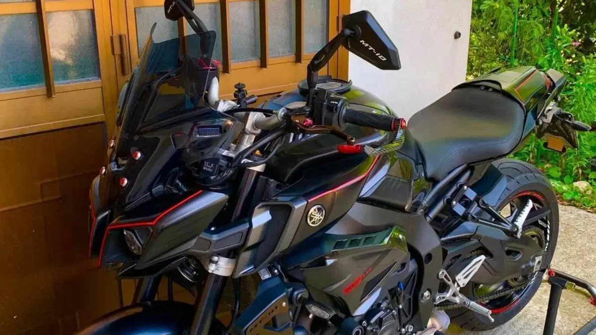 Yamaha MT-10 (2017 - 20)  (2)
