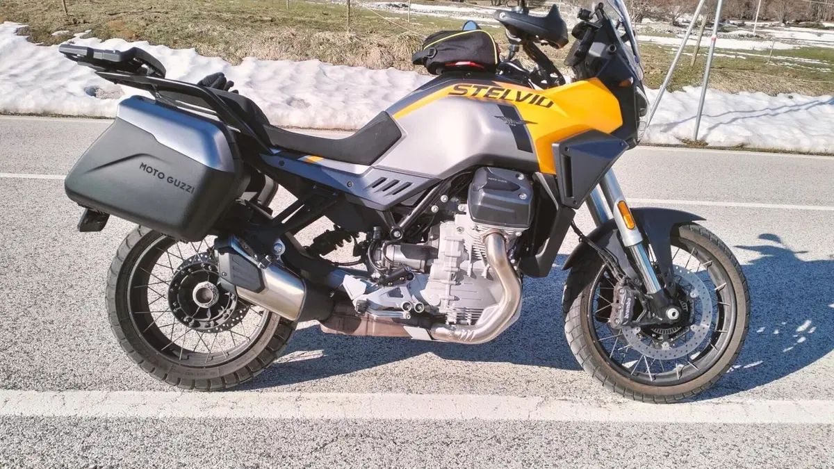Moto Guzzi Stelvio (2024 - 26)  (3)