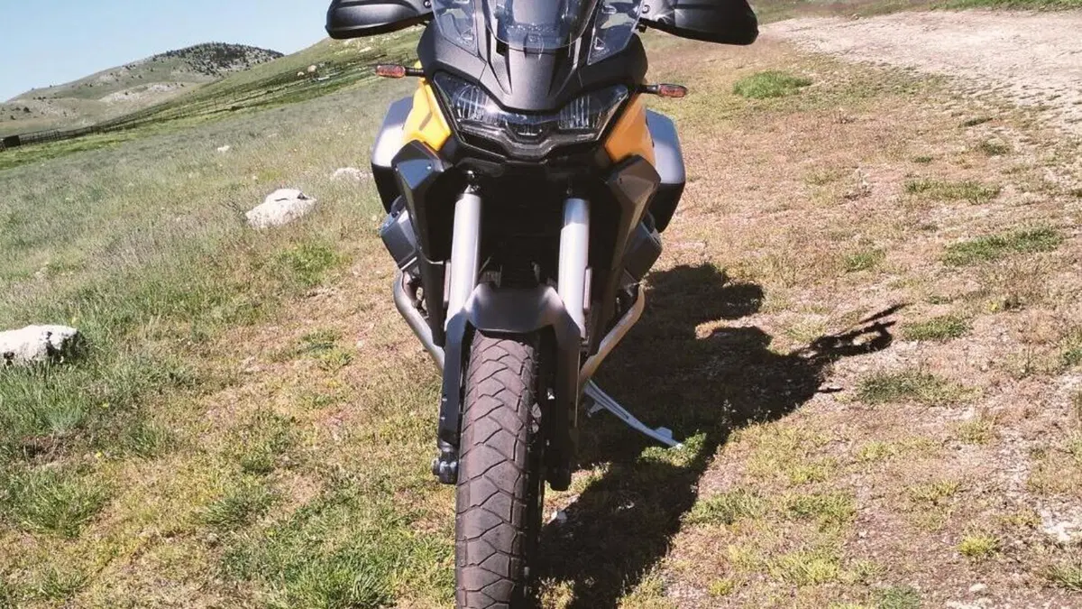 Moto Guzzi Stelvio (2024 - 26)  (5)