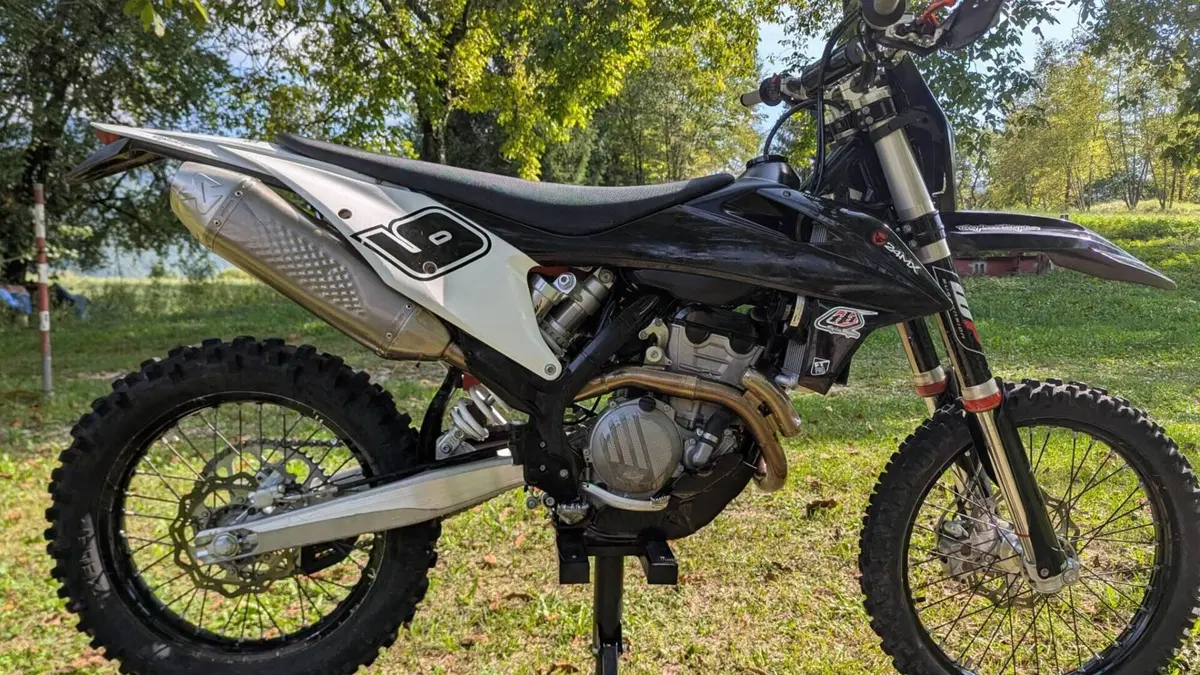 KTM 250 EXC-F (2022)  (2)