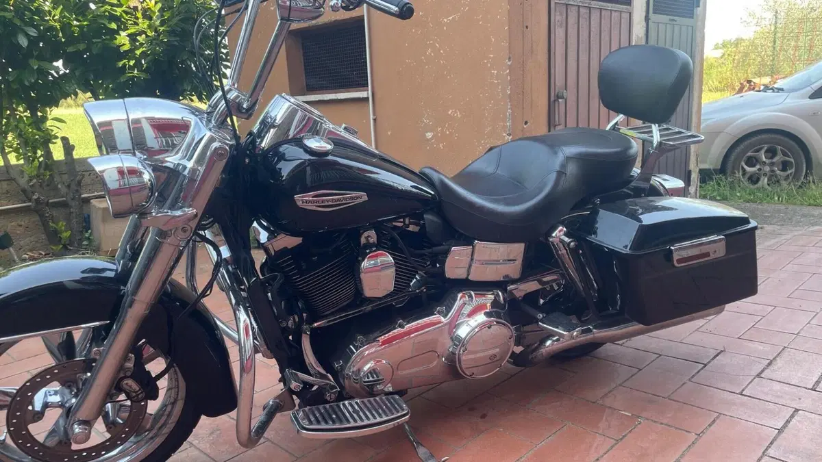 Harley-Davidson 1690 Wide Glide (2010 - 17) - FXDWG 