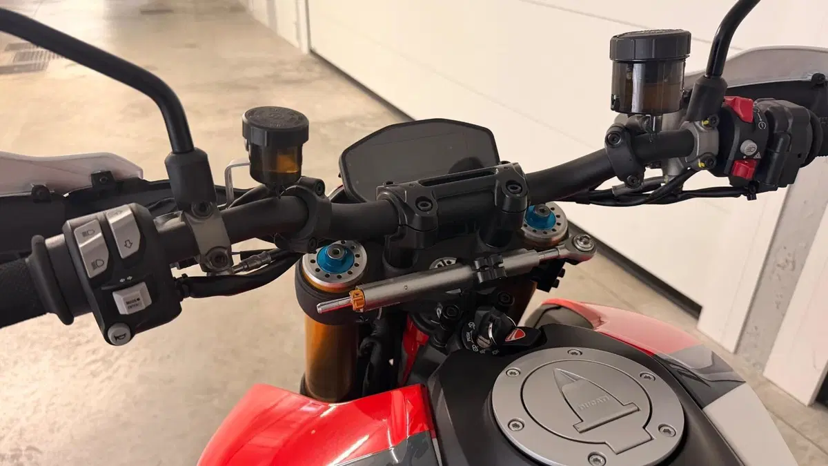 Ducati Hypermotard 950 SP (2022 - 25)  (9)