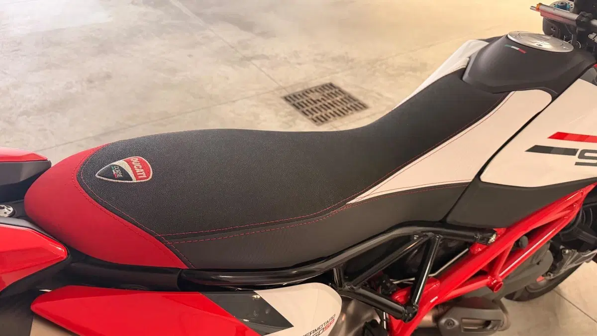 Ducati Hypermotard 950 SP (2022 - 25)  (10)