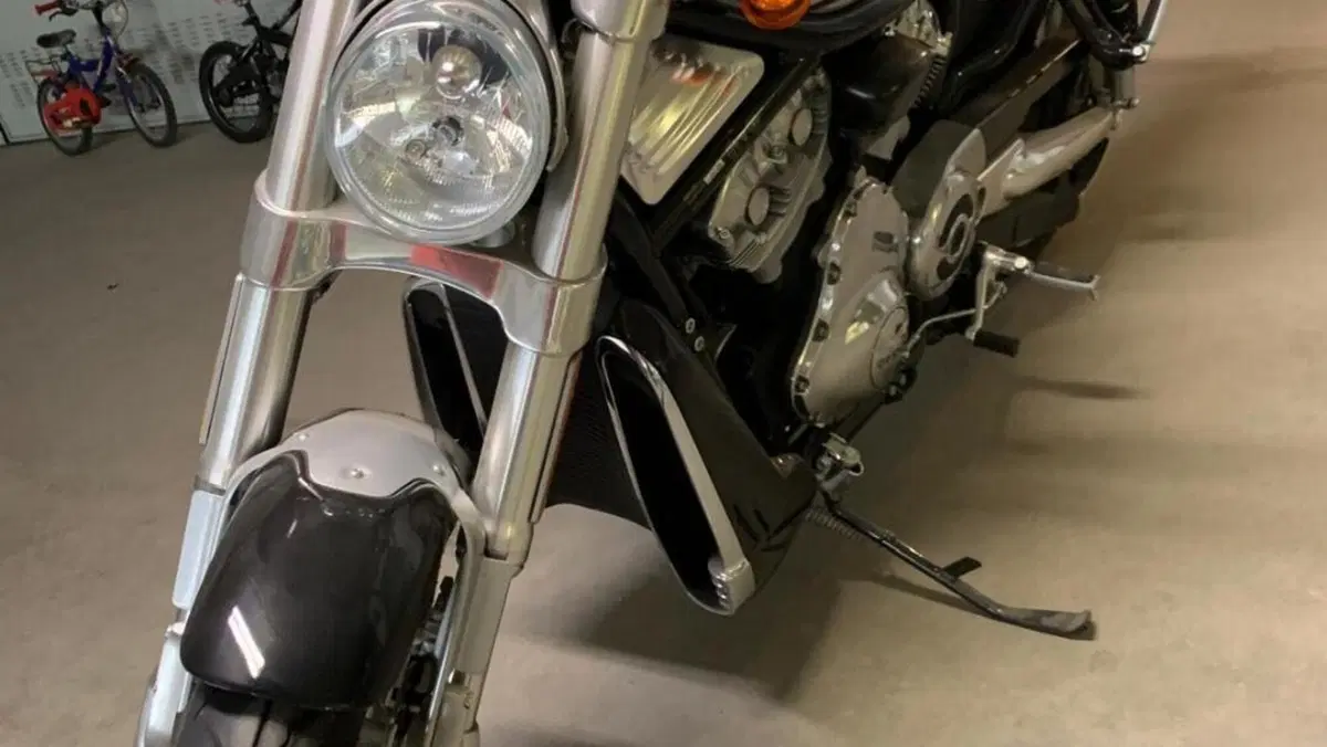 Harley-Davidson 1250 Street Rod (2005 - 06) - VRSCR  (2)
