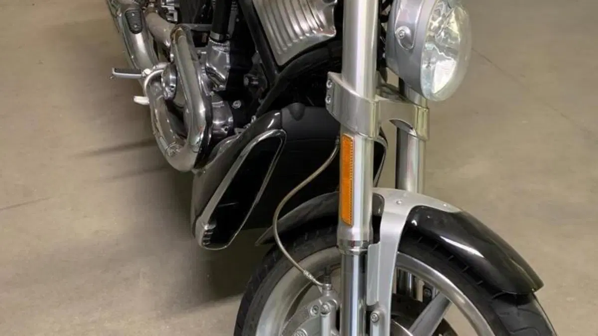 Harley-Davidson 1250 Street Rod (2005 - 06) - VRSCR  (5)