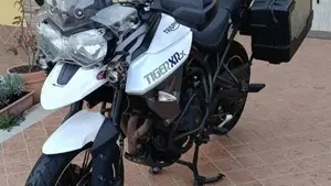 Triumph Tiger 800 XRx (2015 - 17)  (2)