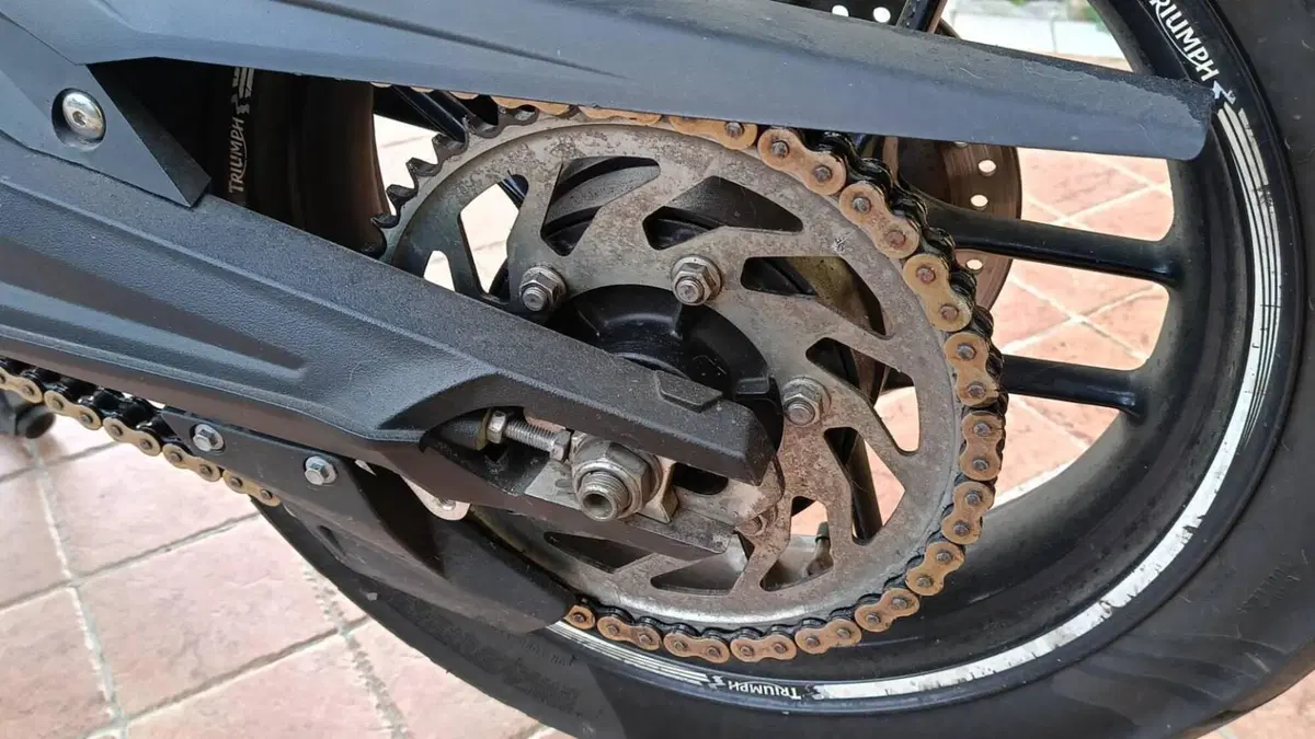 Triumph Tiger 800 XRx (2015 - 17)  (7)