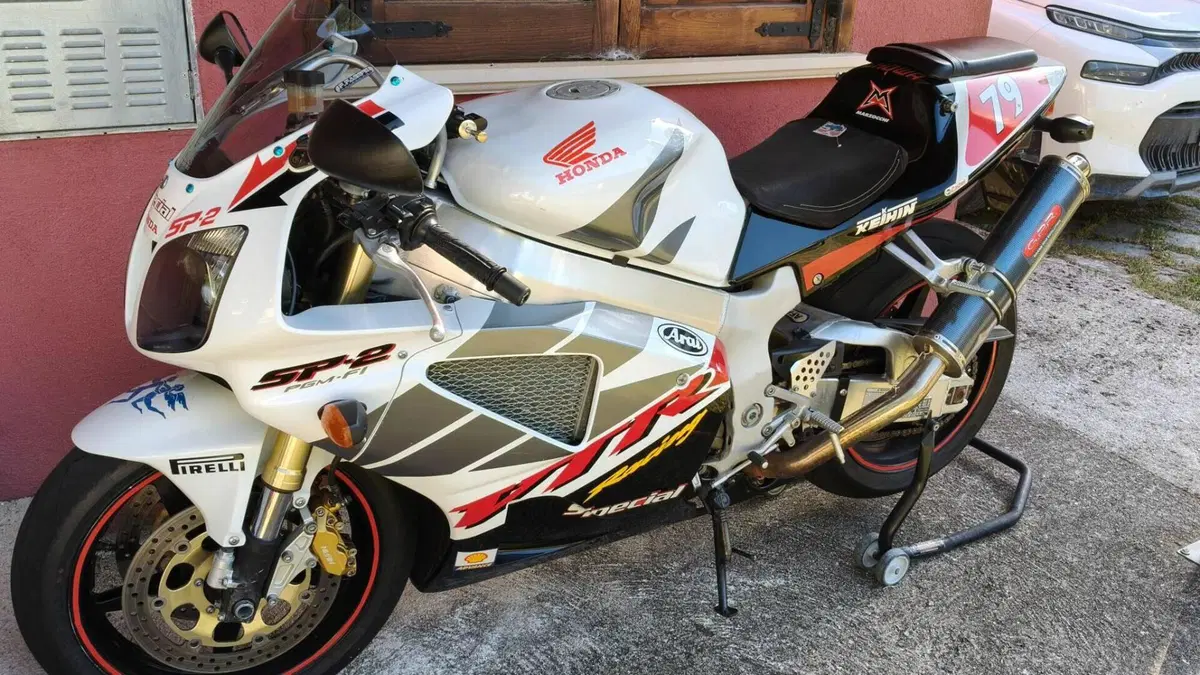 Honda VTR 1000 SP-2 (2002 - 06)  (2)