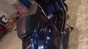 Piaggio Vespa 50 Special  (2)