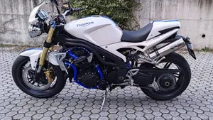 Triumph Speed Triple 1050 (2005 - 11) 