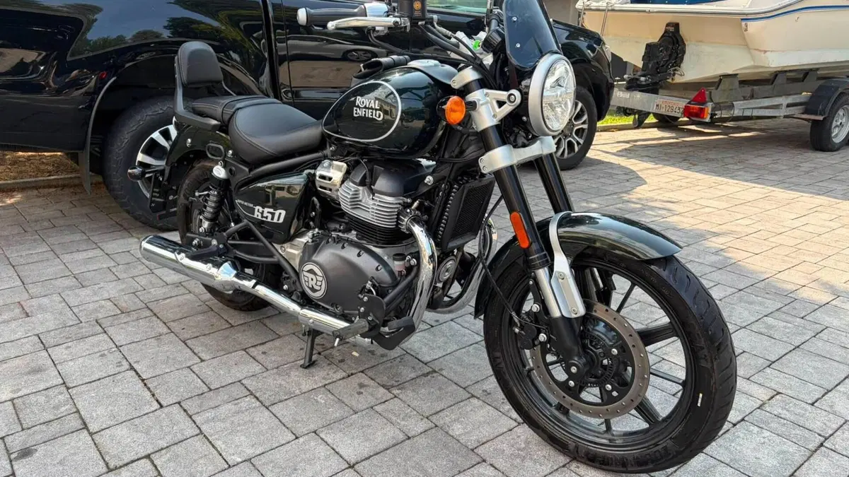 Royal Enfield Super Meteor 650 (2023 - 26)  (2)