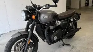 Triumph Bonneville T120 Black (2017 - 20)  (3)