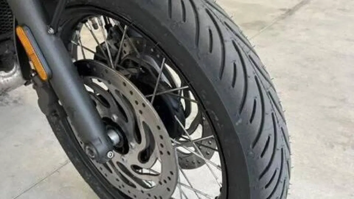 Triumph Bonneville T120 Black (2017 - 20)  (5)