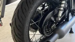 Triumph Bonneville T120 Black (2017 - 20)  (6)