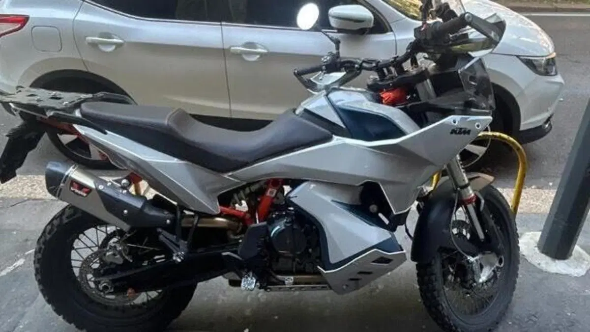 KTM 890 Adventure R (2023 - 24)  (2)