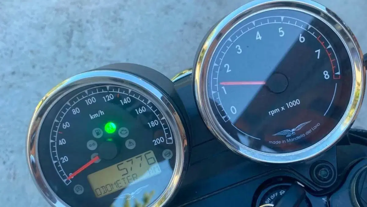 Moto Guzzi V7 Special (2025 - 26)  (3)