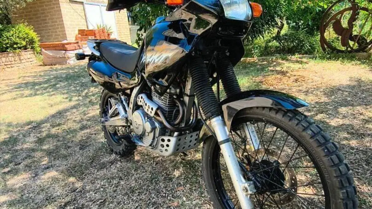 Honda NX 650 Dominator (1996 - 02) 