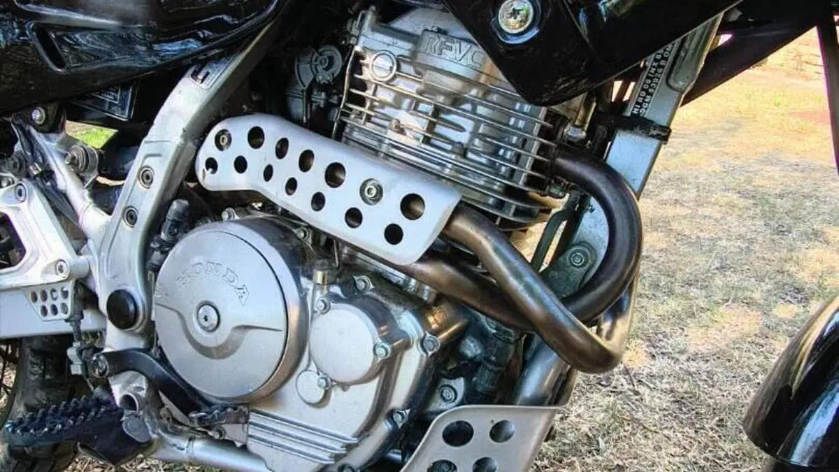Honda NX 650 Dominator (1996 - 02)  (5)