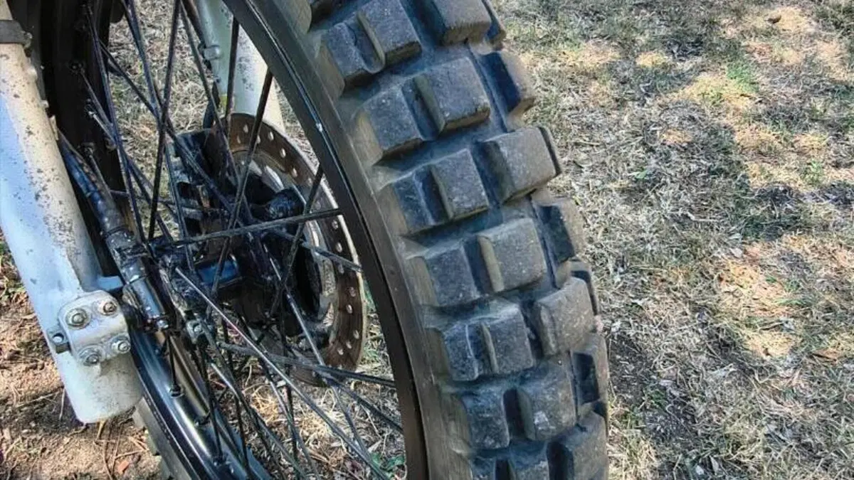 Honda NX 650 Dominator (1996 - 02)  (8)