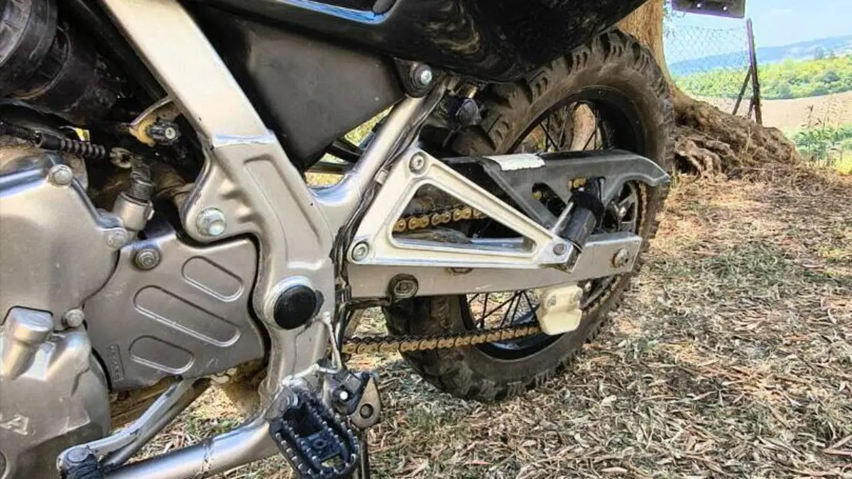 Honda NX 650 Dominator (1996 - 02)  (11)