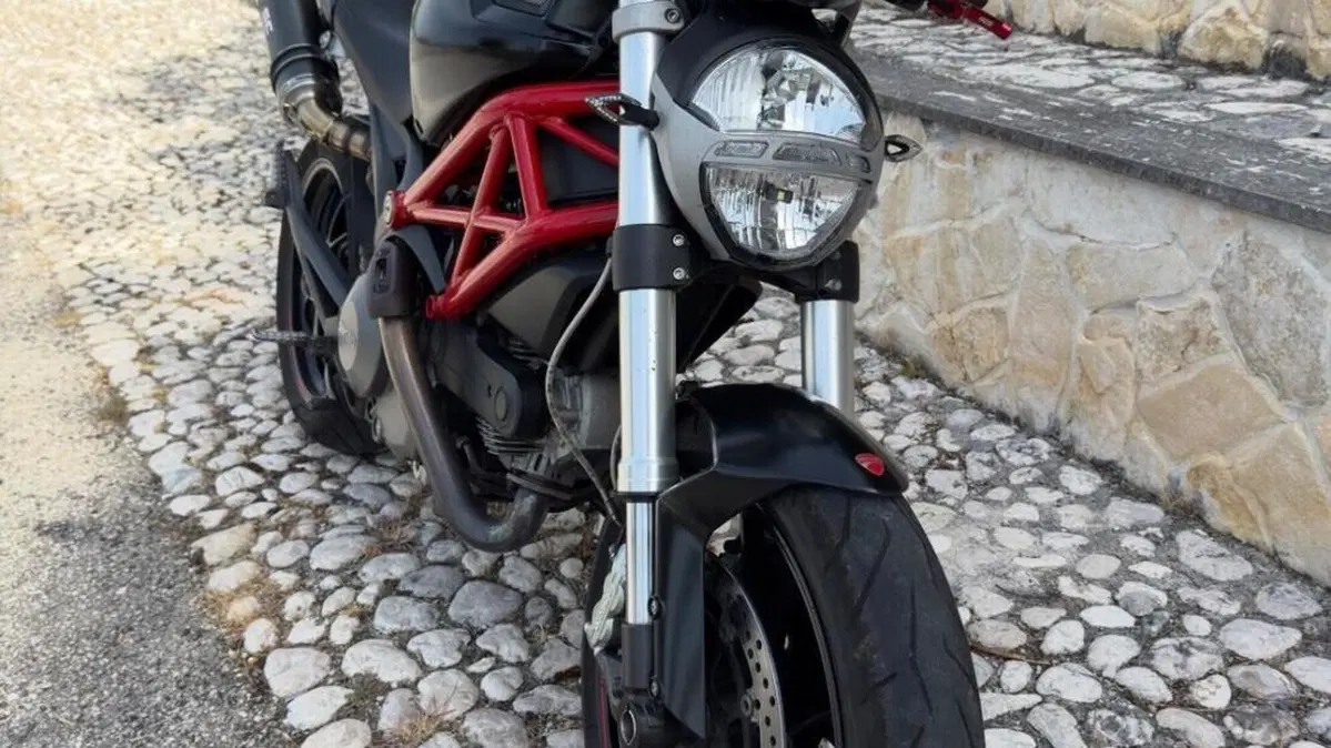 Ducati Monster 796 (2010 - 13)  (2)