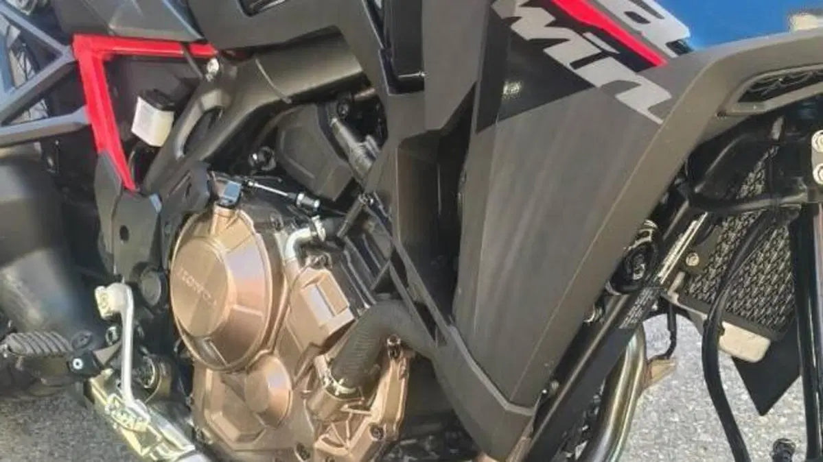 Honda Africa Twin CRF 1100L (2024 - 26)  (2)