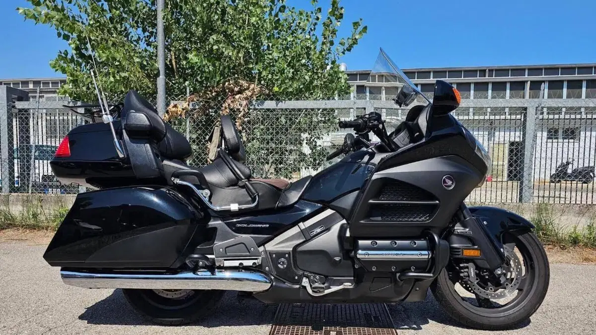 Honda GL 1800 Gold Wing (2012 - 17)  (3)