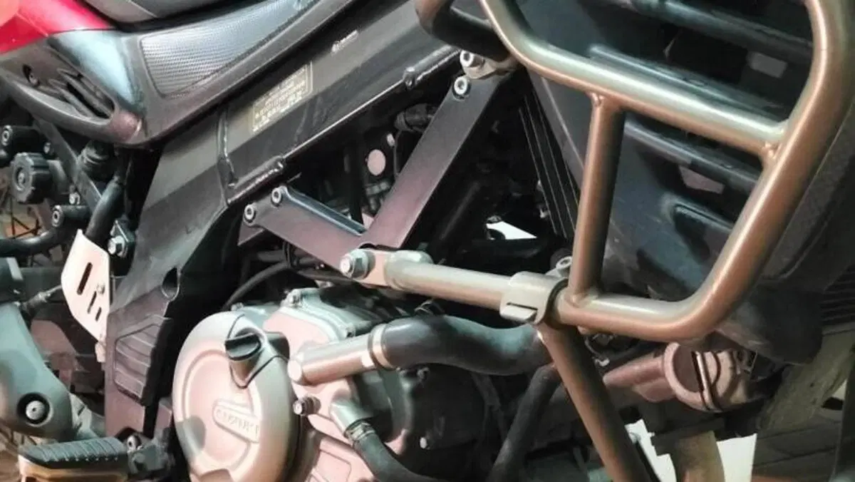 Suzuki V-Strom 650XT ABS (2015 - 17)  (6)