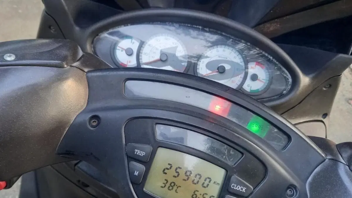 Piaggio X9 250 Evolution  (5)