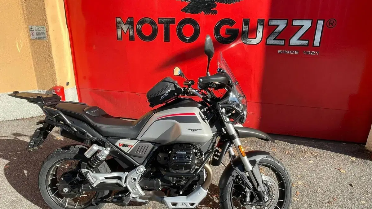 Moto Guzzi V85 TT Travel (2021 - 23) 