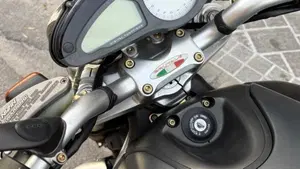 MV Agusta Brutale 750 S (2002 - 06)  (2)