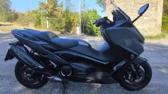 Yamaha T-Max 560 Tech Max (2021) usata