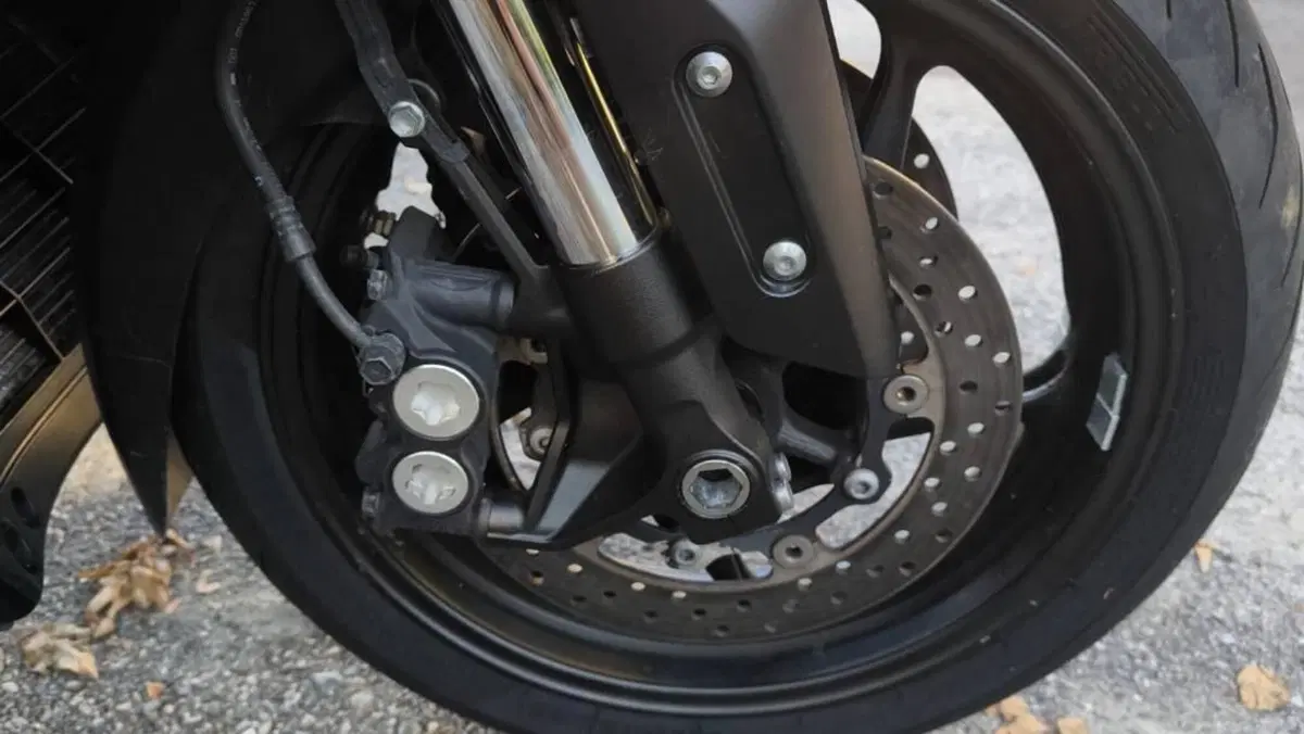 Yamaha T-Max 560 Tech Max (2021)  (2)