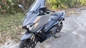 Yamaha T-Max 560 Tech Max (2021)  (3)