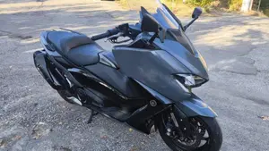 Yamaha T-Max 560 Tech Max (2021)  (5)