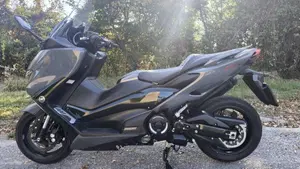 Yamaha T-Max 560 Tech Max (2021)  (7)