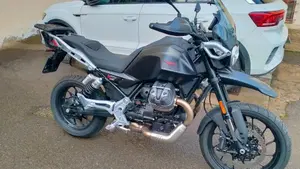Moto Guzzi V85 Strada (2024 - 26)  (3)
