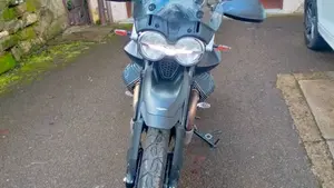 Moto Guzzi V85 Strada (2024 - 26)  (4)